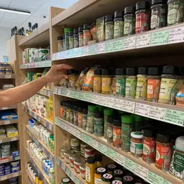 672-biocoop-la-brillanne-magasin-bio-alimentation-epicerie-condiment-epice.webp